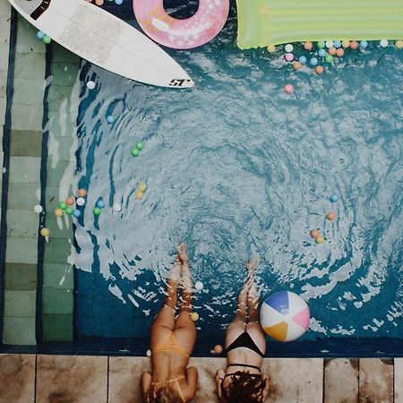 Canggu Surf Hostel Buitenkant foto