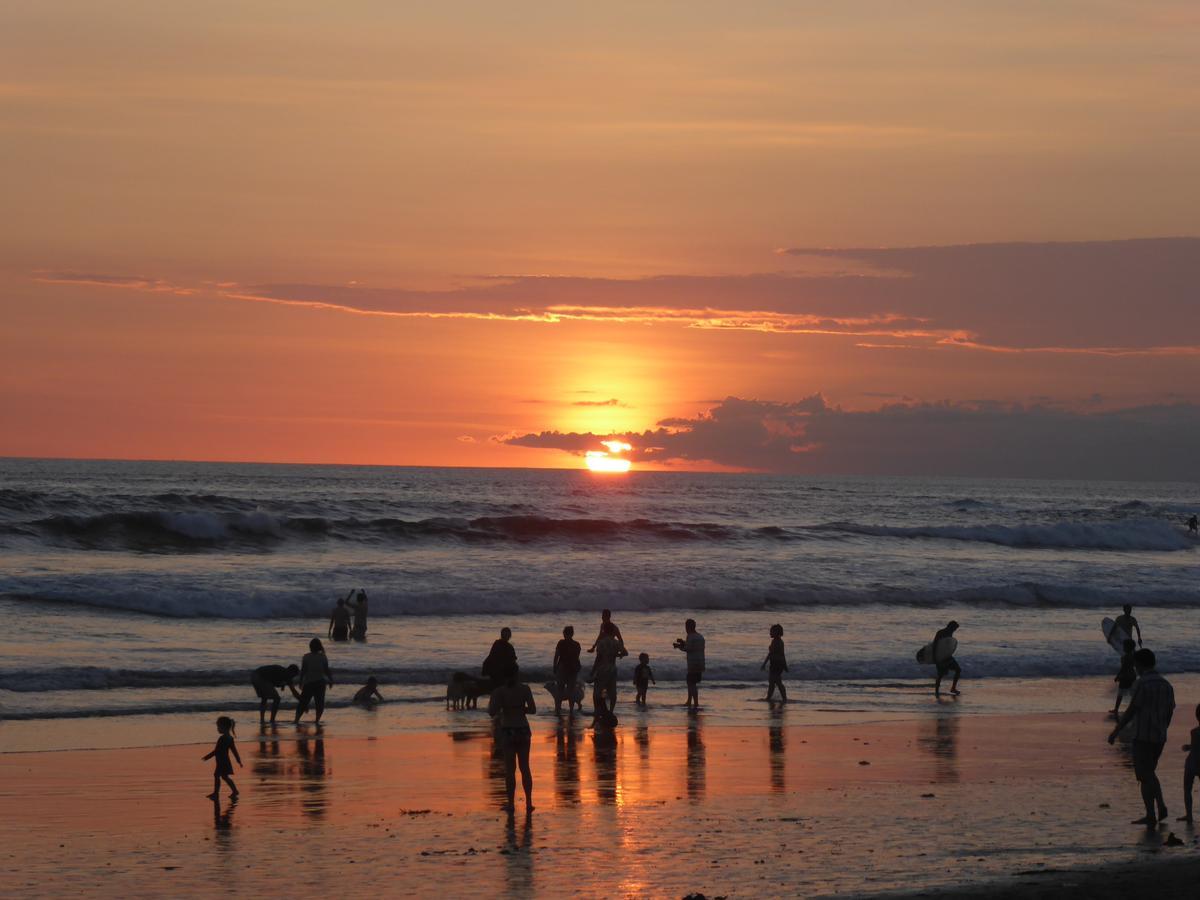 Canggu Surf Hostel Buitenkant foto