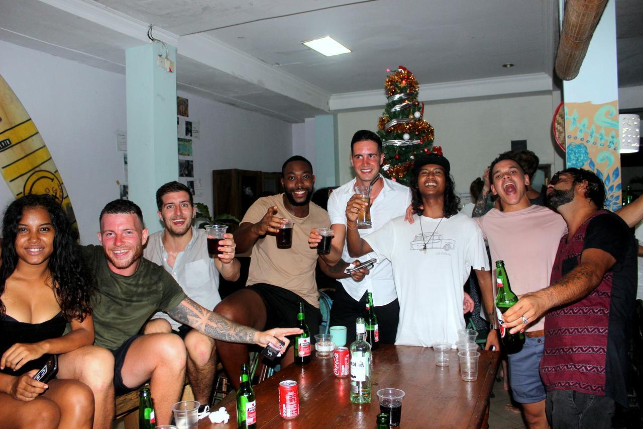 Canggu Surf Hostel Buitenkant foto