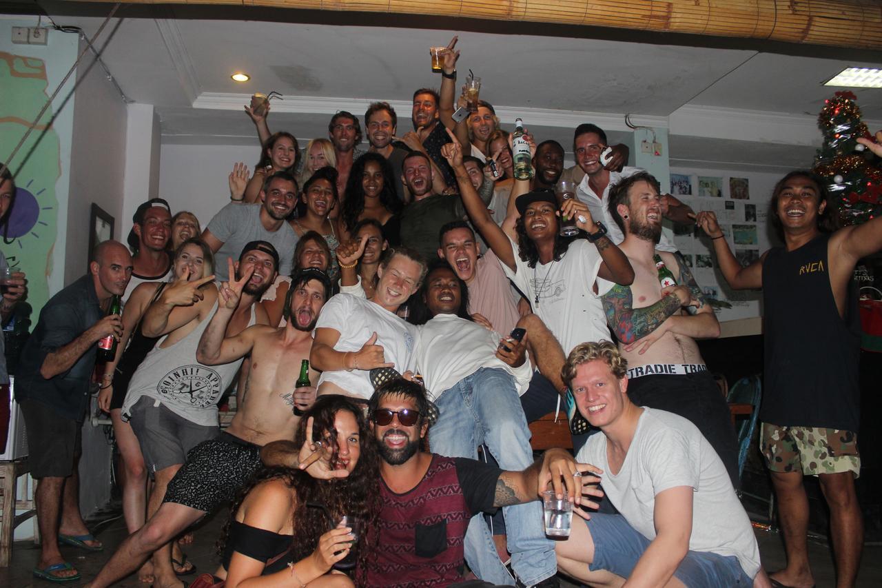 Canggu Surf Hostel Buitenkant foto
