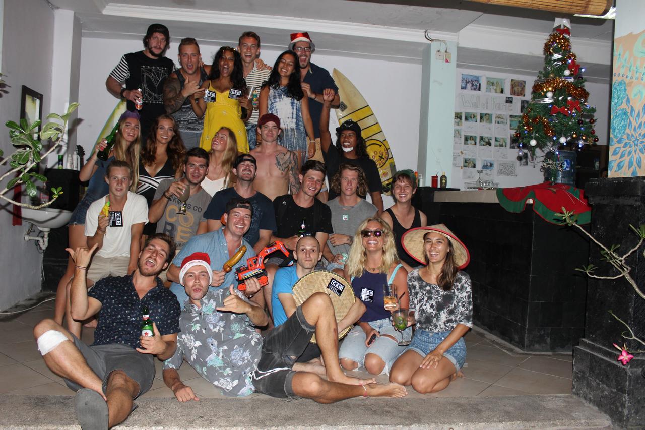 Canggu Surf Hostel Buitenkant foto